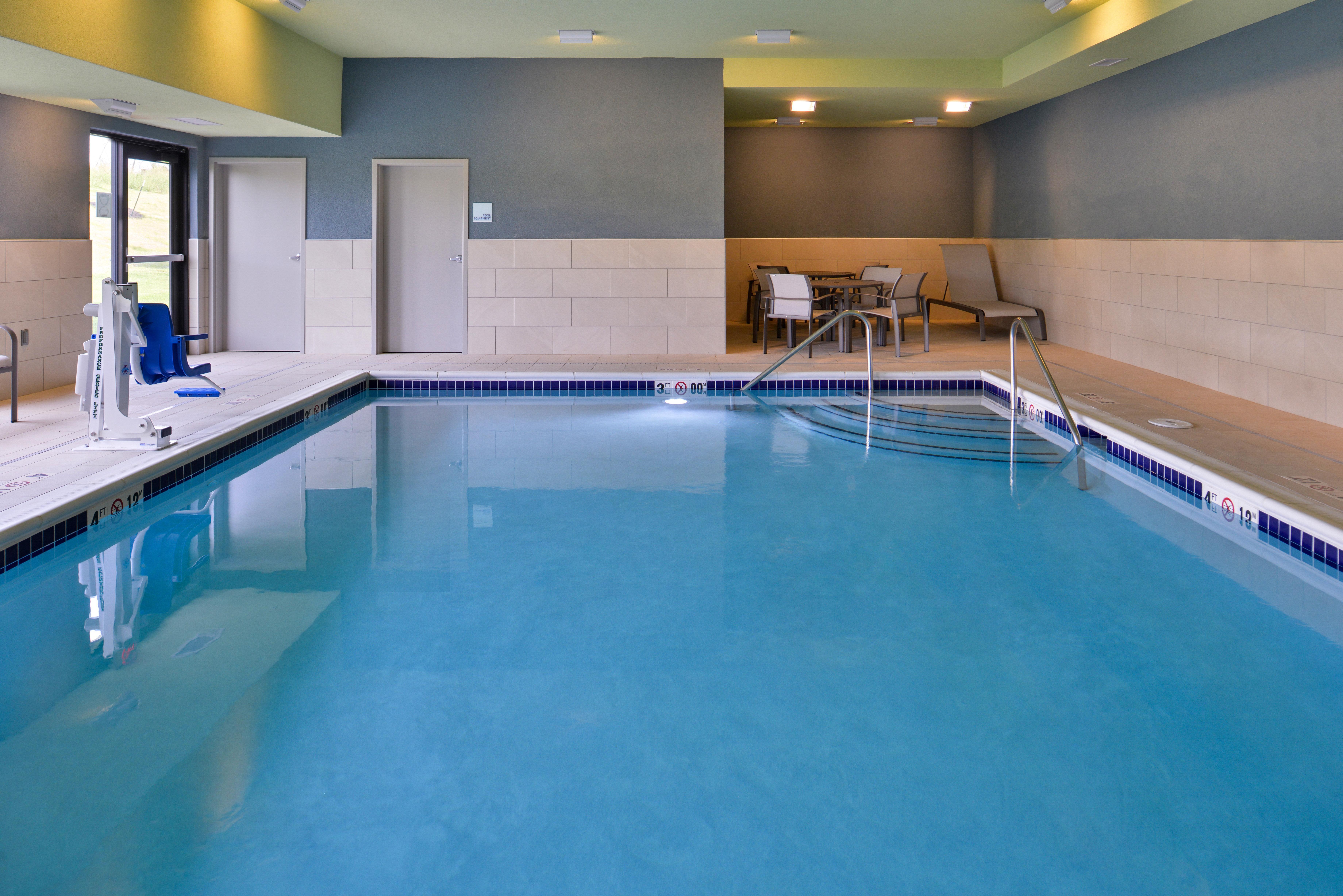 Holiday Inn Express & Suites - Olathe West By Ihg Exterior photo