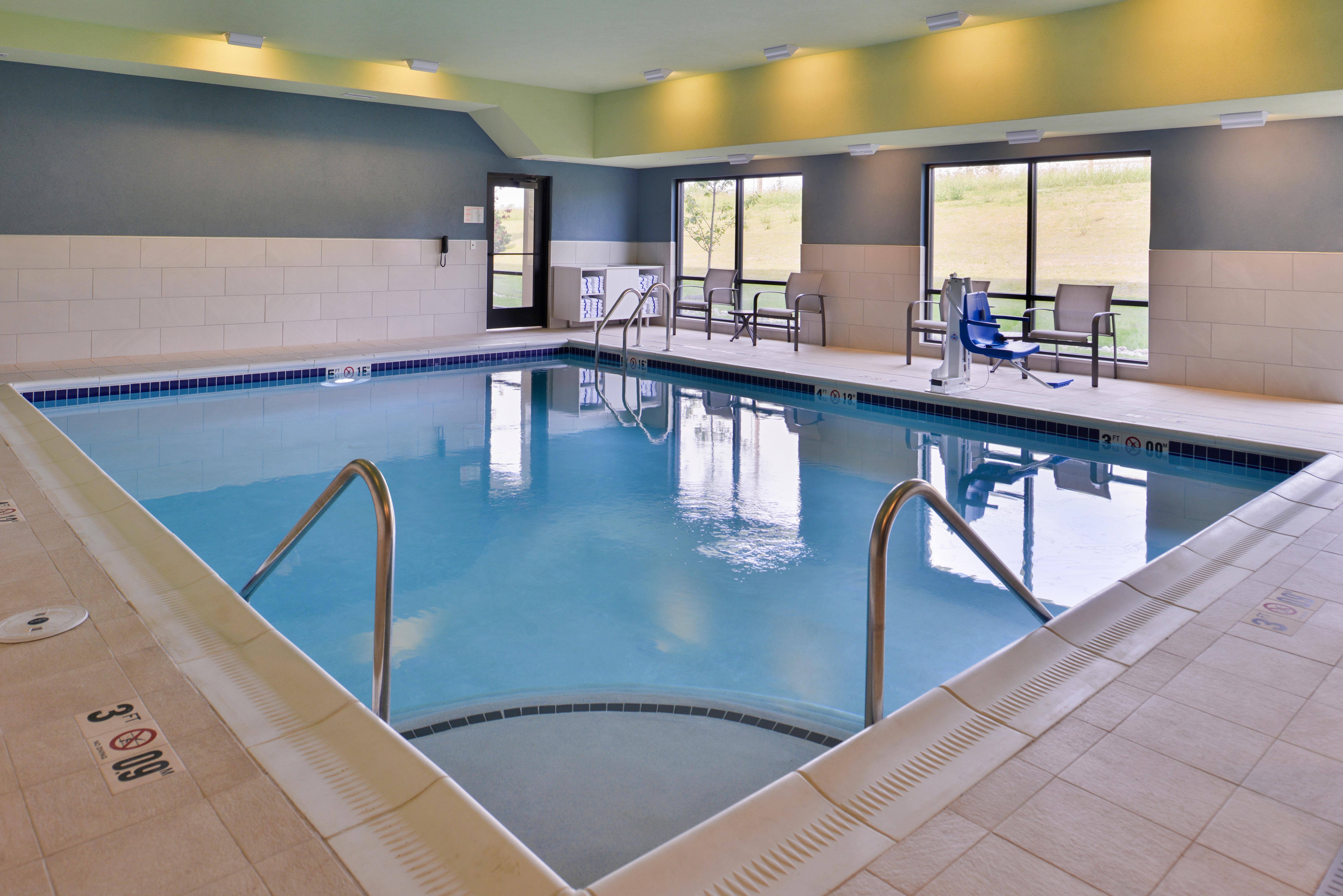Holiday Inn Express & Suites - Olathe West By Ihg Exterior photo